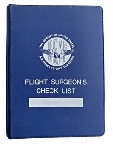 USAF Flight Surgeon's Check List Binder Handbook 1987 - Picture 1 of 8
