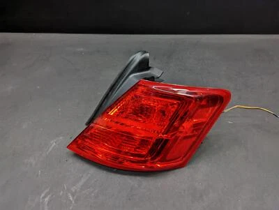 Lâmpada traseira externa direita 2019 Ford Taurus DG13-13B504-CG 2013 -2017 2018 - Imagem 1 de 4