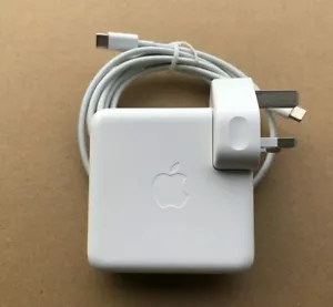 Genuine Apple 61W USB-C Macbook Pro & Air Power Adapter Charger With Cable A1947 - Picture 1 of 4