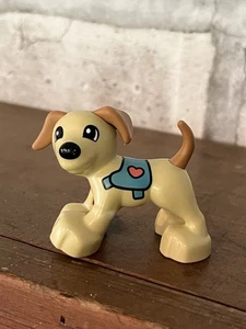 Lego Duplo Tan Cucciolo Cane Pet con Cuore Gilet Imbracatura Servizio Cane Compagno - Foto 1 di 6