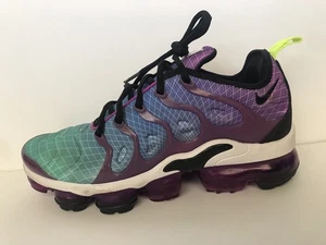 NIKE Air Vapormax Plus Women’s Size 8 Purple Blue Green AO4550-900 (Single Shoe) - Picture 1 of 12