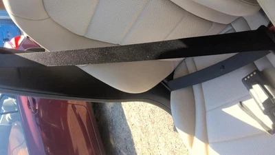 Cinturón de seguridad delantero derecho usado se adapta a: Mercedes-benz Mercedes clase c 205 T 2016 Foto 1 de 4