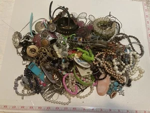 Jewelry 5 Lb Lot Scrapbook Embellish Dangle Wind Chime Beads Charms Chains Scrap - Picture 1 of 16