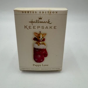 Adorno de Navidad Hallmark Keepsake 2006 Puppy Love #16 en serie Chihuahua - Imagen 1 de 6