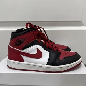 Nike Air Jordan 1 Mid Alternate Bred Toe Red Black BQ6472-079 Women's Size 8.5 - Picture 1 of 22