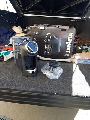 Máquina de café espresso lavazza Classy Plus usada una vez Foto 1 de 4