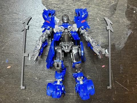 Transformers Studio Series 75 Deluxe Class Jolt Cover