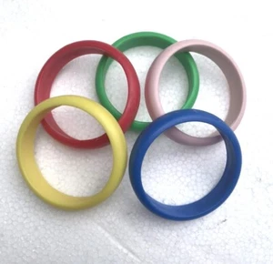 Farbige Armreifen 8 Helium Ballon Gewichte.Kunststoffringe 76mm rotblaugelbrosa - Bild 1 von 3