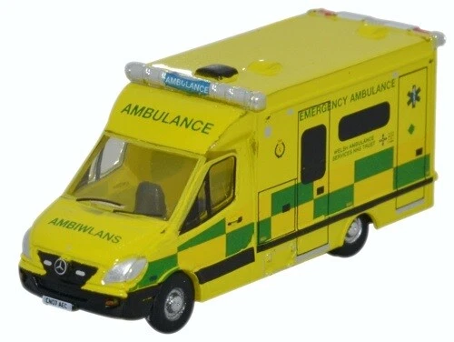 OXFORD N GAUGE MERCEDES AMBULANCE WALES NMA001 - Image 1 of 1