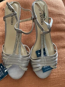 Pavers BNWT Silver Sandal Size 6/EU39 - Picture 1 of 7