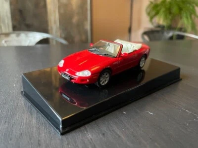 AUTOart Jaguar XK8 Cabrio Phoenix Red - 53711 - Photo 1/4