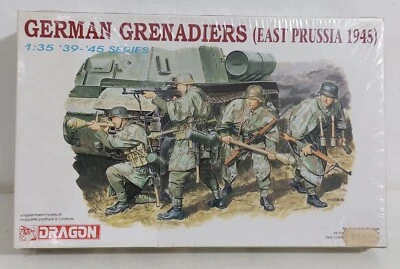 40748 Kit Montaggio Dragon 1/35 n. 6057 - German Grenadiers East Prussia 1945 - Immagine 1 di 4