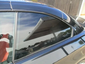 BMW E93 CONVERTIBLE PRE LCI PASAJERO CUARTO TRASERO CRISTAL MSPORT 06-10 BREAKING - Imagen 1 de 3