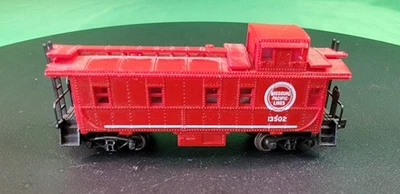 ATLAS N 35931 CUPOLA CABOOSE MISSOURI PACIFIC  MP 13502 - Image 1 of 4