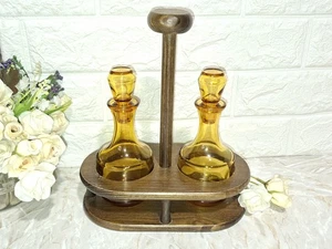 ANNI 70 SET OLIO ACETO VETRO AMBRATO LEGNO HCM25LARGHCM22 - Foto 1 di 3