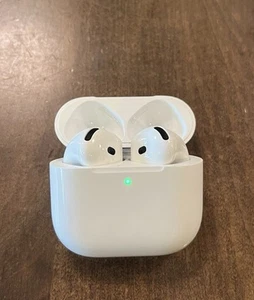 Apple AirPods 3rd Generation (2022) - Zdjęcie 1 z 3