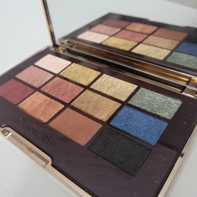 NUEVO Charlotte Tilbury The Icon Paleta Sombra de Ojos 12 Colores Tonos Construidos Espejo Foto 1 de 4