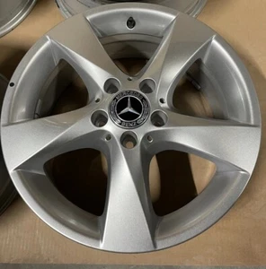 Original Mercedes W447 Vito V-Klasse 17" Felge NEU A4474012200 NEU 7Jx17Et51 - Bild 1 von 4