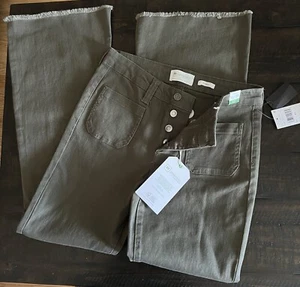 RE generation Mid-Rise Flare Flower Jeans Jr. Size 11/30 Green New With Tag - Picture 1 of 5