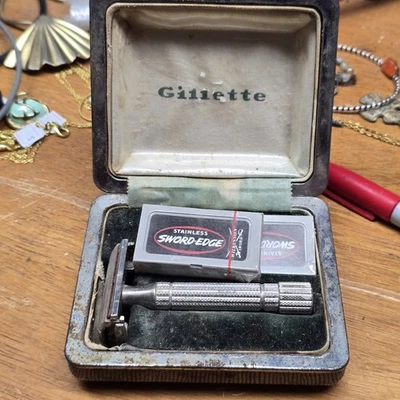 Vintage 1953 Gillette President TTO DE Safety Razor Date Code Y3 & Case - Image 1 of 4