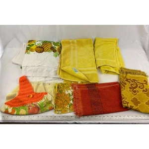 VTG 7 Pc Kitchen Hand Towel 1970s Retro Floral USA MCM Daisies Mustard Yellow - Picture 1 of 14