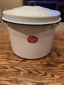 ANTICO SMALTO BIANCO CON COPERCHIO 14 QT. SECCHIO PER PANNOLINI MANICO IN LEGNO VINTAGE NOS - Foto 1 di 8