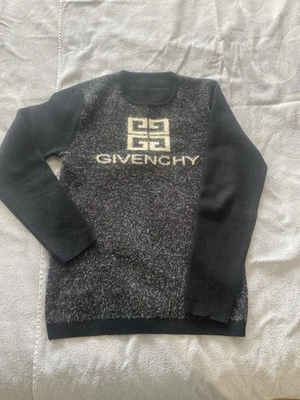 Givenchy Women's Cashmere Jumper with 4G  Logo Size Small- super warm - Image 1 of 4
