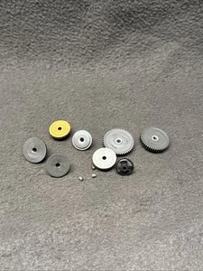 1/24 Slot Car Spur Gears Crown Lot of 8 Total 1960's Cox Revell K&B Classic - Picture 1 of 5