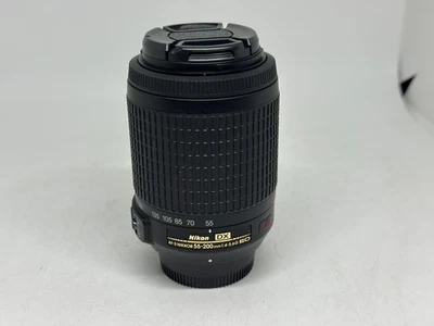 Nikon DX AF-S Zoom-NIKKOR 55-200mm f/4-5.6G ED VR Lens - Patches of FUNGUS - Image 1 of 4