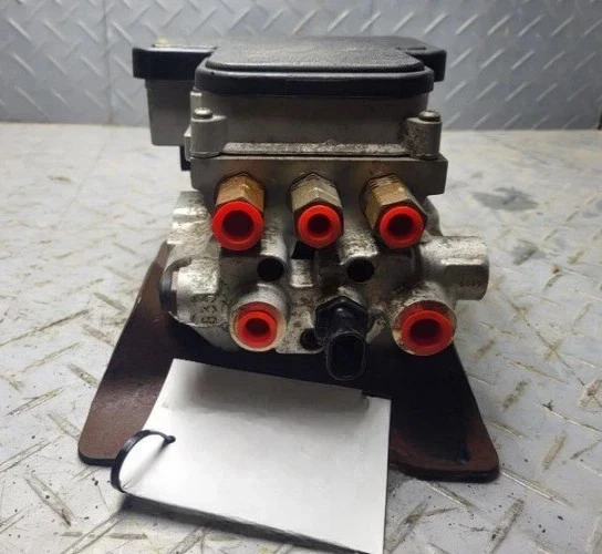1996-1997 Chevrolet Tahoe ABS Pump Anti-Lock Brake Module Assembly OEM - Imagem 1 de 4