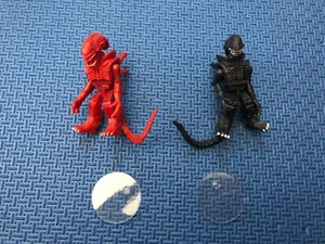 ALIENS Genocide Xenomorph Warrior Red + Black Collection Exclusive - Picture 1 of 6
