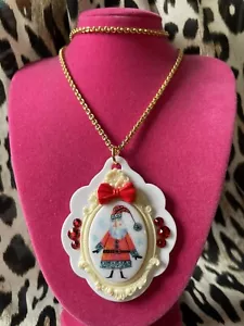 Tarina Tarantino Vintage Christmas Santa Claus Saint Nick Cameo Long Necklace - Picture 1 of 5