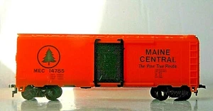 Model Power Slide Door Boxcar ~ MAINE CENTRAL ~ Rd# 14785 - Pine Tree Route - HO - Picture 1 of 6