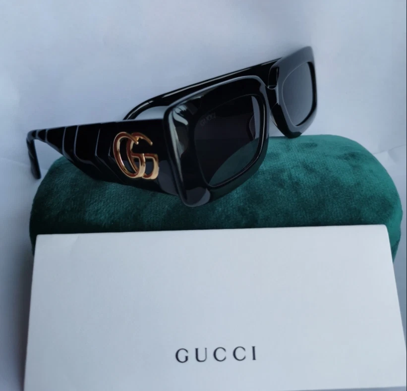 AUTHENTIC GUCCI GG0811S THICK RIM RECTANGLE QUILTED SUNGLASSES IN BLACK - Image 1 of 4