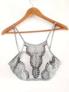 Victoria’s Secret Body by Victoria Wireless Bralette High Neck Lace Sz Medium - Picture 1 of 13