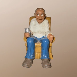 Vintage 1979 Wilton Woodridge Old Man In Chair Beer In Hand Cake Topper B10 - Picture 1 of 5