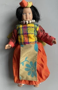 Poupée Vintage Collection du Monde porcelaine folklore créole RÉUNION - Imagen 1 de 3
