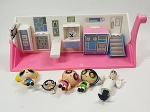 Powerpuff Girls 2 in 1 Flip to Action Playset Trasformazione Laboratorio Giocattolo con Figure - Foto 1 di 7