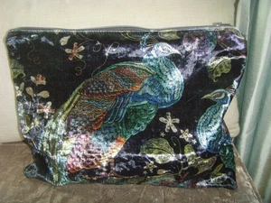 new CLUTCH PURSE IN PEACOCK FLORAL VELVET ZIP 29cm x 22cm MYSTIC VINE - Picture 1 of 2
