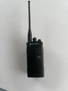 Motorola RDU4100 RU4100BKN9BA UHF READ!! - Zdjęcie 1 z 7