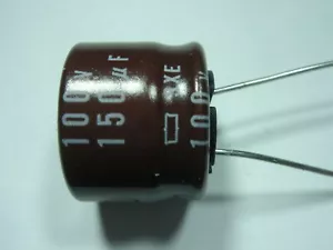 150uF 100V 105°C ESR=0,16 ELKO radial #19-484 - Bild 1 von 1