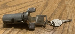 35 V-4 Ignition Key Lock Switch Pontiac Buick Chevy Pickup Trucks Olds, more… - Picture 1 of 3