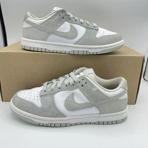 Taglia 6w/4.5y - Nike Dunk Low Light Silver Velluto a coste W FN7658-100 - Foto 1 di 7