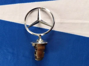 Mercedes w123 bonnet grill emblem original - Picture 1 of 8