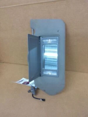 Левый солнцезащитный козырек с подсветкой подходит для 00-05 IMPALA 261296 - Изображение 1 из 4