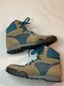Vintage 90s Women’s Nike ACG Hiking Boots Size 7 - Picture 1 of 9