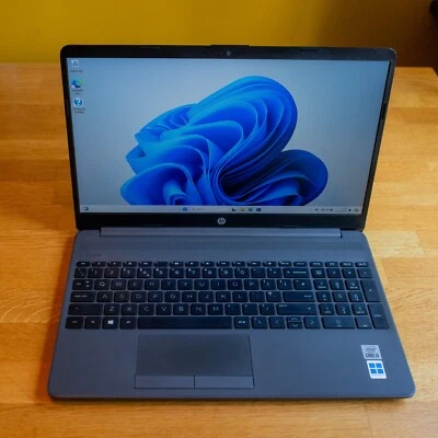HP 250 G8 15.6"Laptop 10th Gen Intel i5-1035G1 8GB RAM, 256GB NVMe SSD WIN 11 - Image 1 of 4