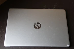 HP Laptop Model 15s fq2039na parts ***FAULTY*** 329 - Afbeelding 1 van 7