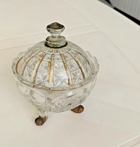Ancien sucrier tripode en verre taillé  avec couvercle  sou - Picture 1 of 6
