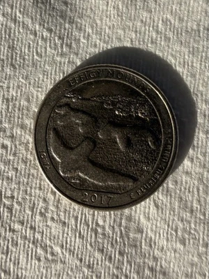 2017-D IOWA Effigy Mounds Quarter Error coin silver color  - Image 1 of 4